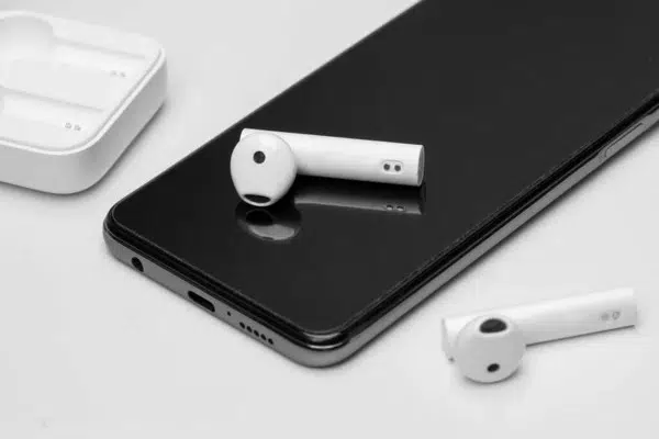 Telefon Kulaklık Modunda Kaldı, Çözümü Nedir?